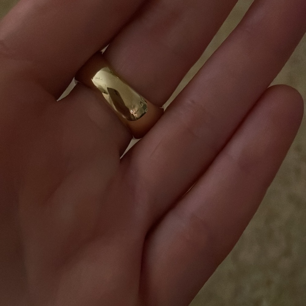 Ring - Picture 3 of 4